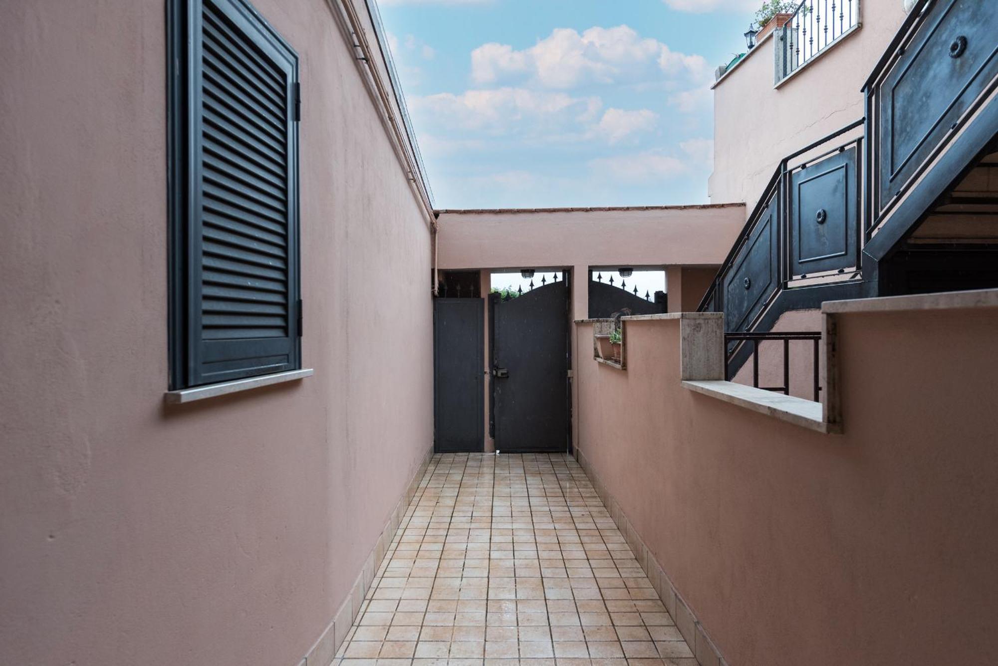 Travelershome Ciampino 170 Station Street Eksteriør bilde