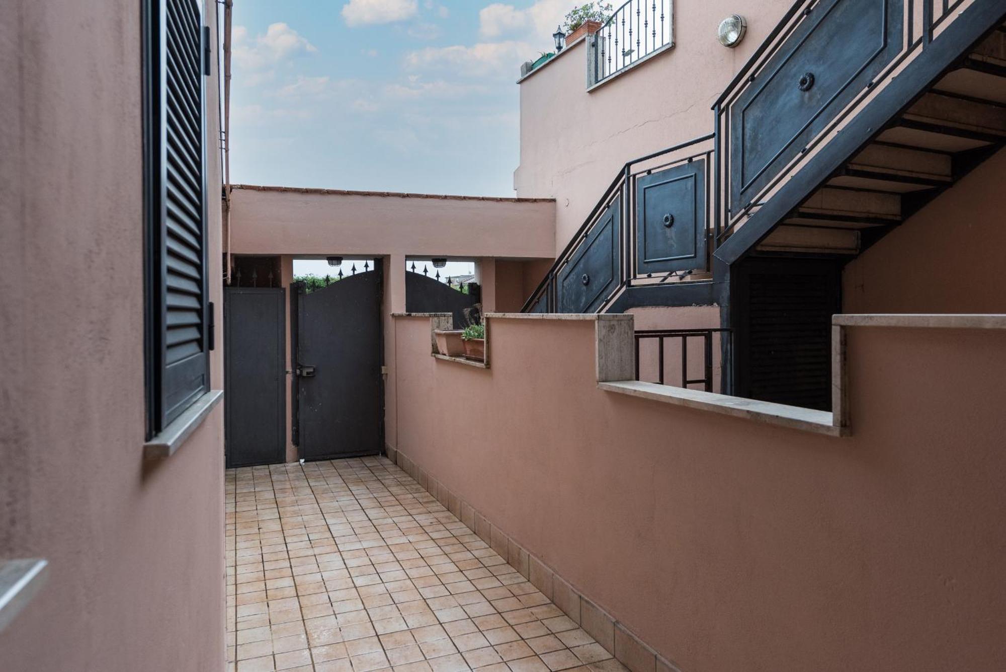 Travelershome Ciampino 170 Station Street Eksteriør bilde